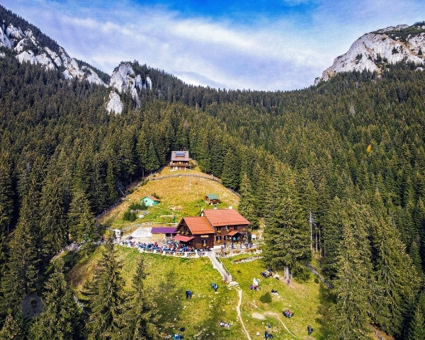 Поход к Кабане Курмэтура • Пропасти Зэрнешть • Кошачье ущелье